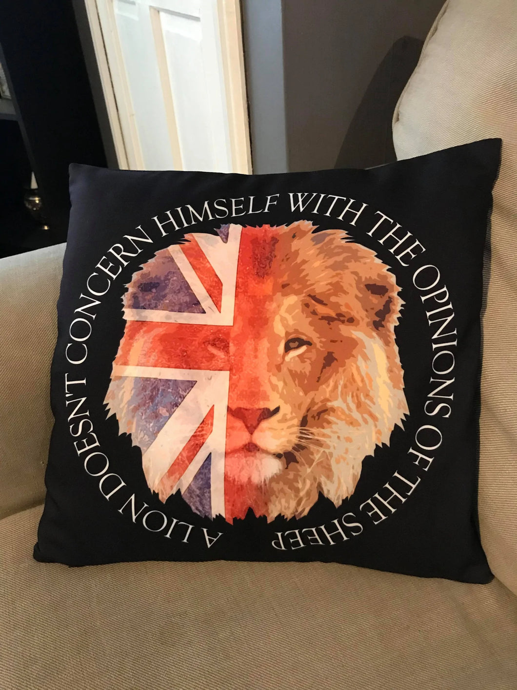 British Gifts - Veteran Gifts - Lions Roar - Gifts For Her - Gifts For Him - Cushion Cover